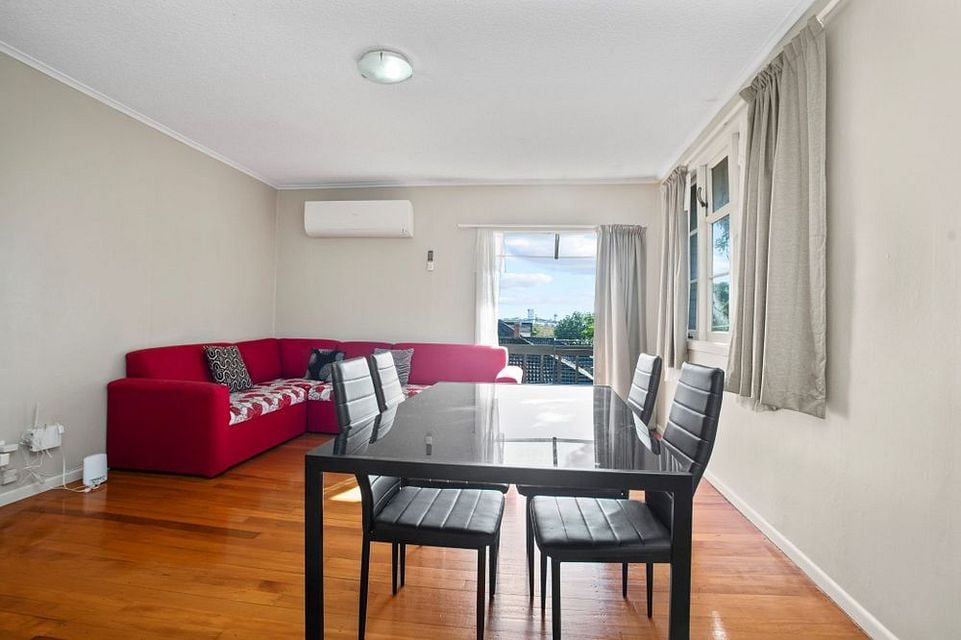 Apartment for rent Auckland 2/214 Campbell Road, Greenlane myRent.co.nz