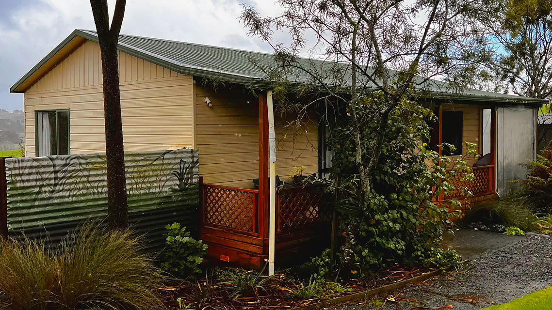 Unit for rent Whitford Cottage/129 AraKotinga, Whitford myRent.co.nz