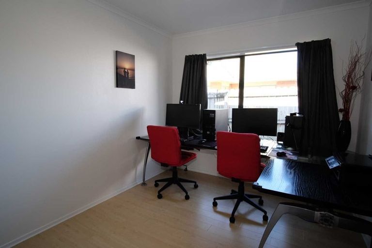 House for rent Auckland 8 Kalgan Place, Burswood myRent.co.nz
