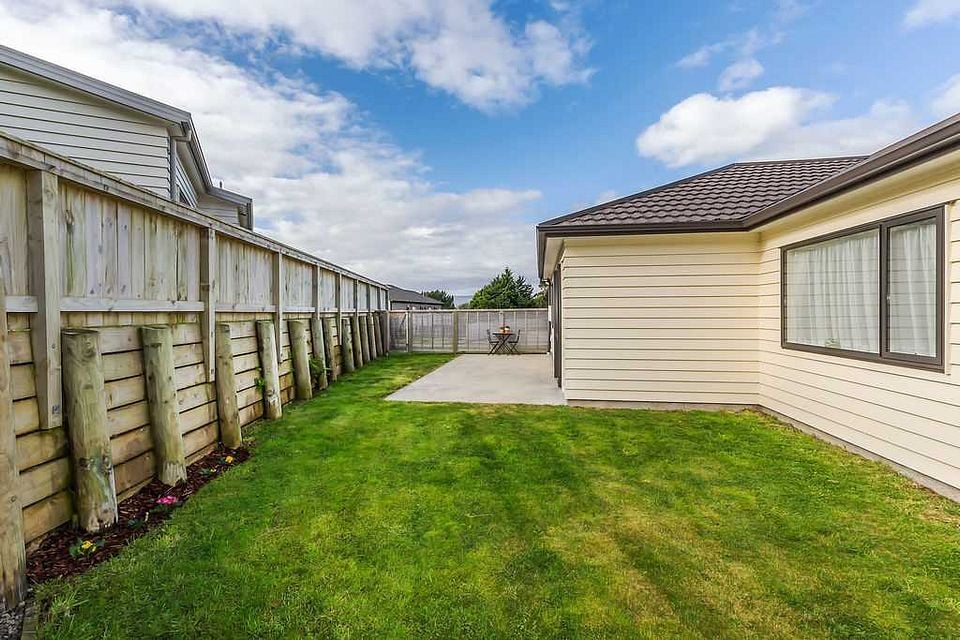 House for rent Porirua 72 Staithes Drive North, Whitby myRent.co.nz