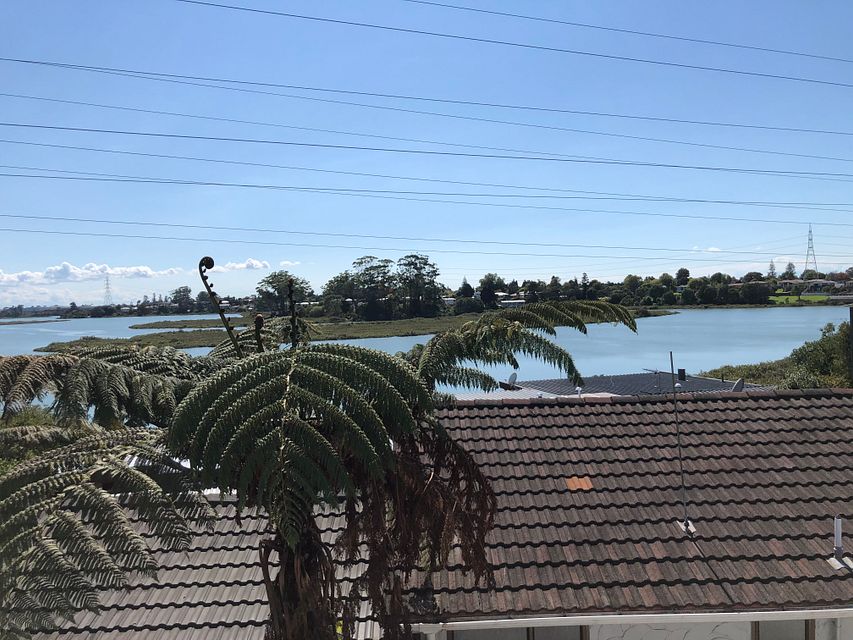 Townhouse for rent Auckland 2/36 Koromiko Street, New Lynn myRent.co.nz