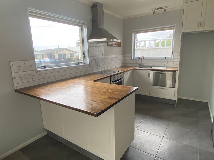 Unit for rent New Plymouth 3/10 Karamu Street, Strandon myRent.co.nz