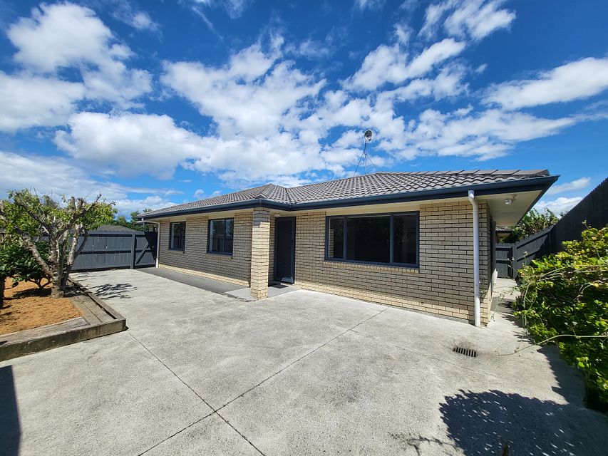 House for rent Auckland 27 Tussock Avenue, Mangere myRent.co.nz