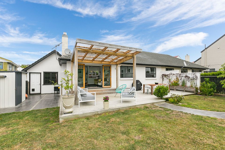 House for rent Wellington 38A Agra Crescent, Khandallah myRent.co.nz