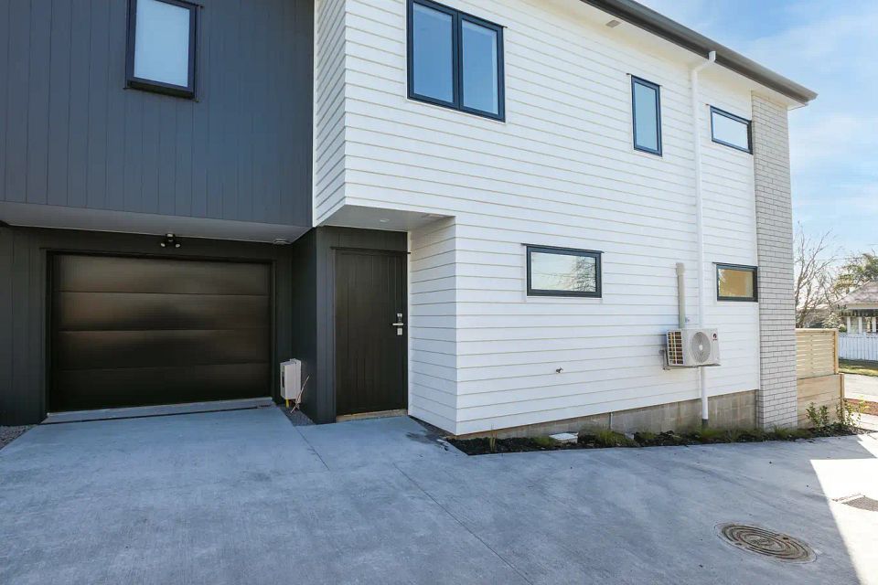 Unit for rent Hamilton 2/26 Hunter Street, Hamilton Lake myRent.co.nz