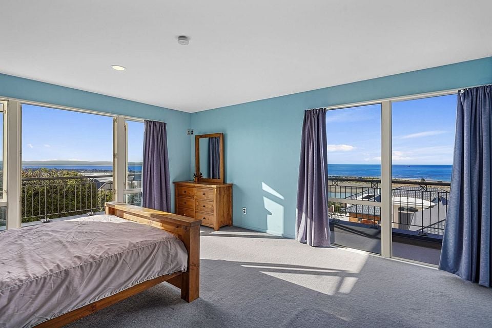 House for rent Christchurch 4 Dunkeld Lane, Redcliffs myRent.co.nz