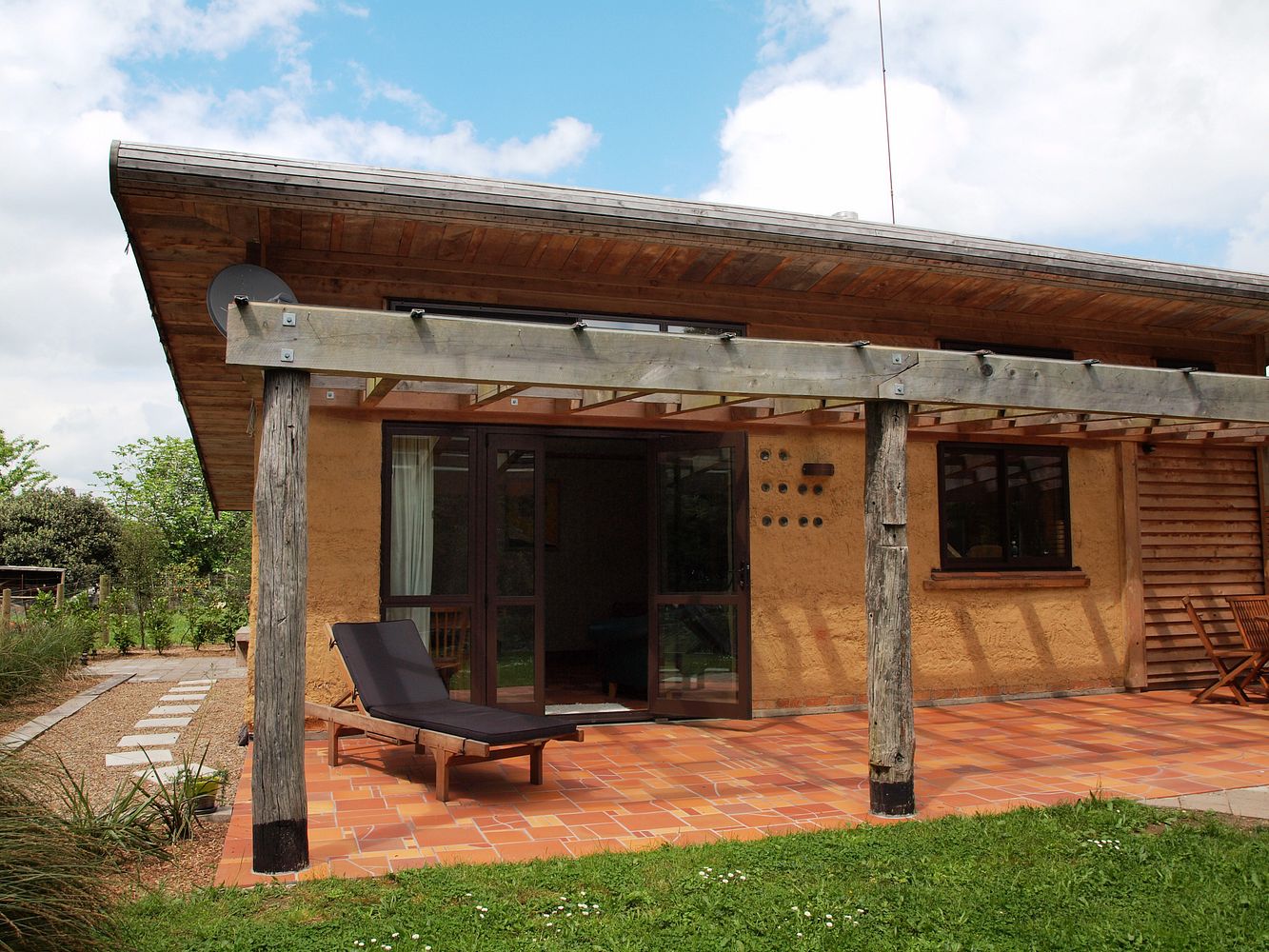 Cob Cottage/3635 Cambridge Road Cambridge_0