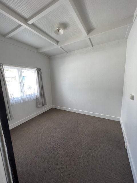 House for rent Auckland | 98 Point Chevalier Road, Point Chevalier ...