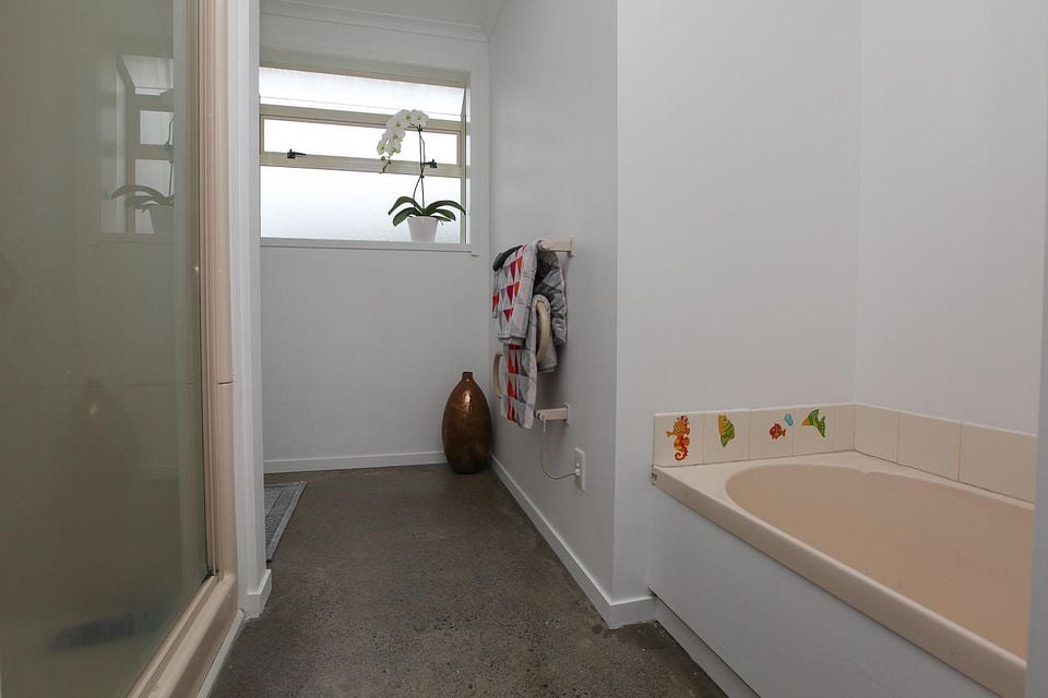 House for rent Hamilton 43 Hastings Place, Hamilton Lake myRent.co.nz