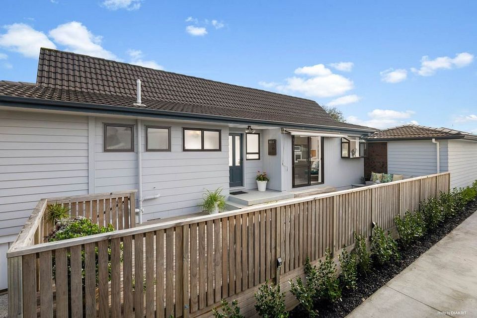 Townhouse for rent Auckland 49 Sandspit Road, Cockle Bay myRent.co.nz