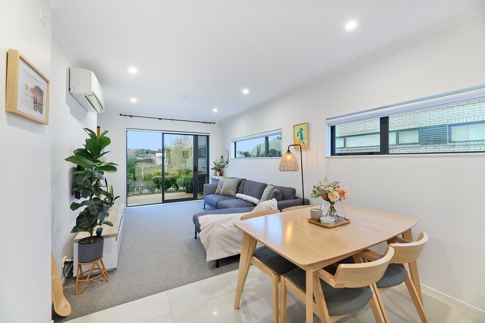 Townhouse for rent Auckland 32A Titoki Street, Te Atatu Peninsula myRent.co.nz
