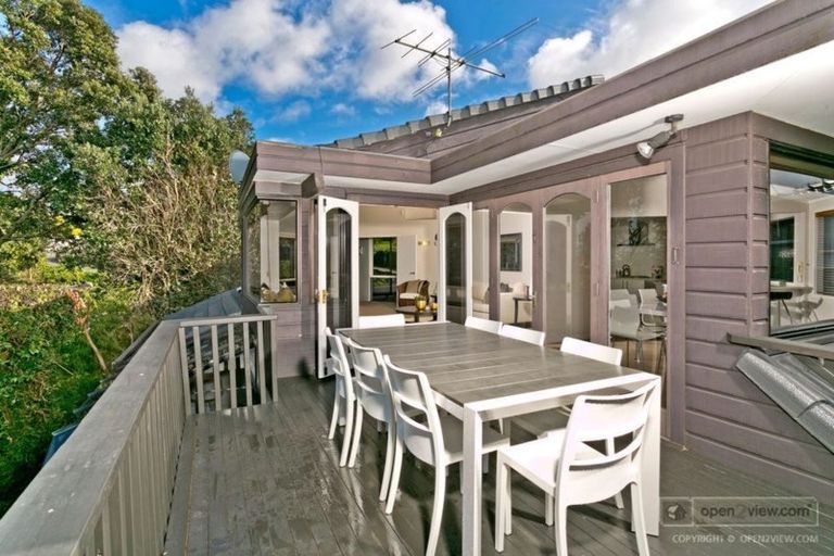 House for rent Auckland 19 Beach Road, Castor Bay myRent.co.nz