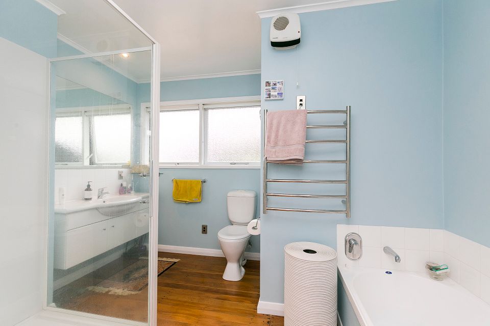 House for rent Wellington 38A Agra Crescent, Khandallah myRent.co.nz