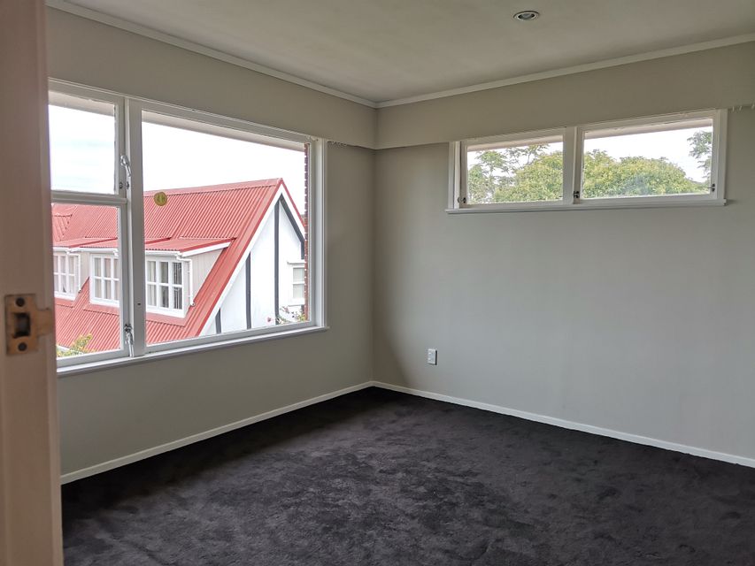 House for rent Auckland 46 Oakdale Road, Mount Roskill myRent.co.nz