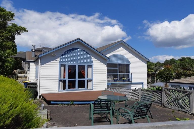 House for rent Auckland 25 Mallard Place, Unsworth Heights myRent.co.nz