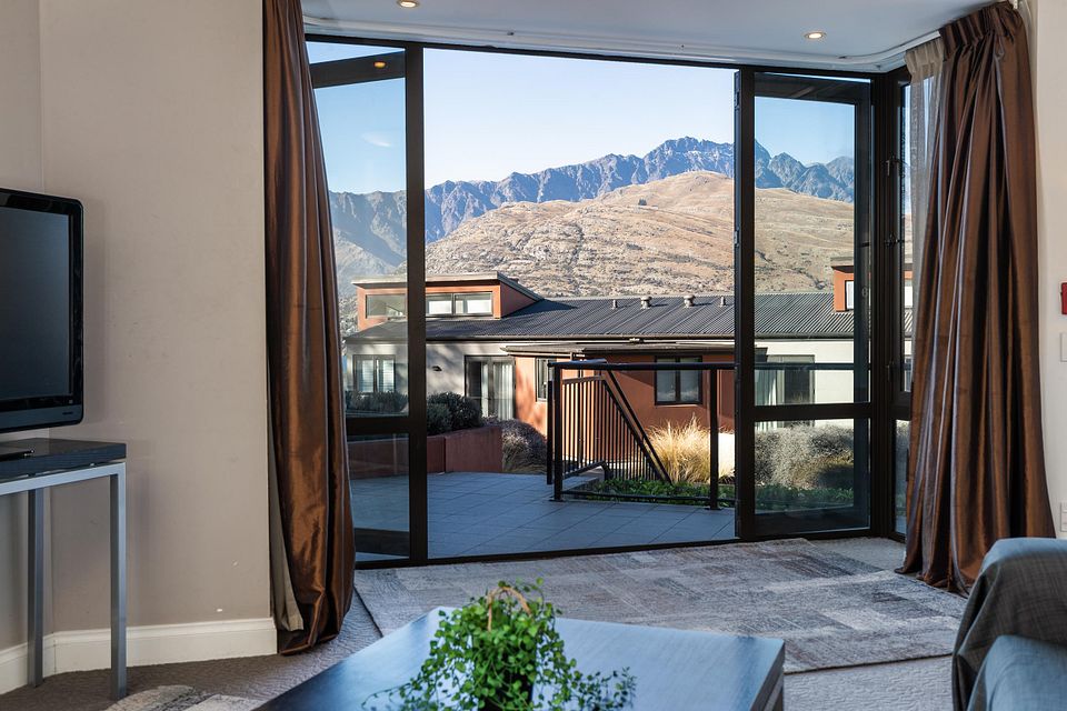 Apartment for rent Queenstown 327 Frankton Road, Queenstown myRent