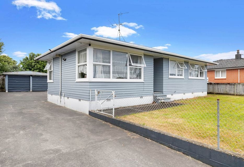 House for rent Papakura 16 Tairere Crescent, Rosehill myRent.co.nz