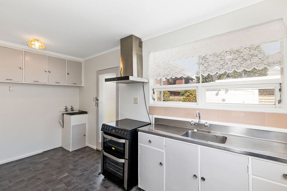 Unit for rent Lower Hutt 16 Amberley Grove, Hutt Central myRent.co.nz