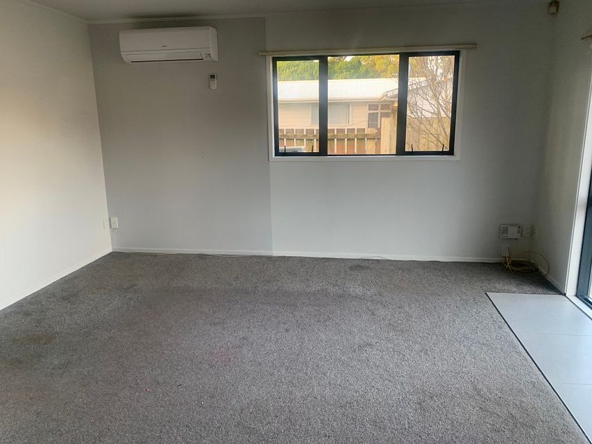 House for rent Auckland 12A Court Town Close, Mangere myRent.co.nz