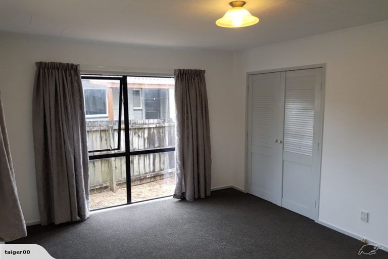 House for rent Auckland 15 Barbados Drive, Unsworth Heights myRent