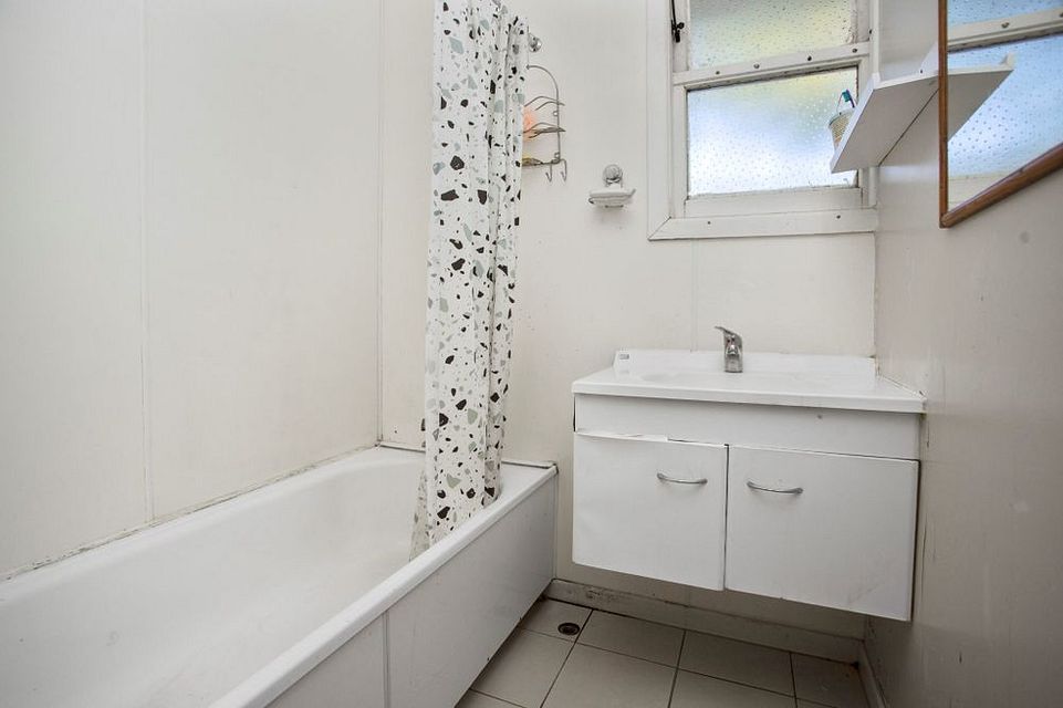 Apartment for rent Auckland 2/214 Campbell Road, Greenlane myRent.co.nz