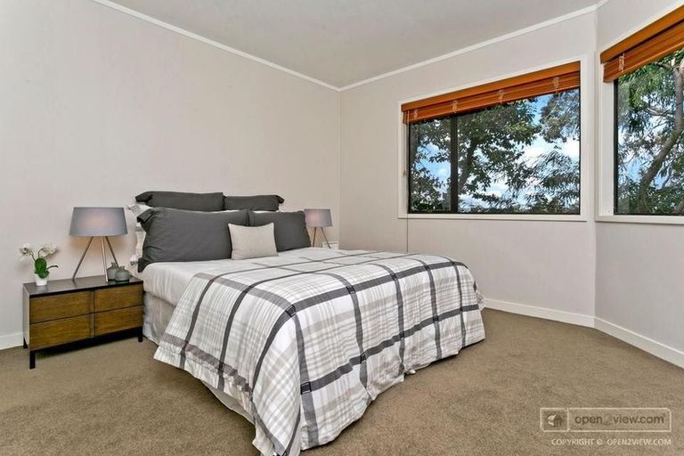 House for rent Auckland 19 Beach Road, Castor Bay myRent.co.nz
