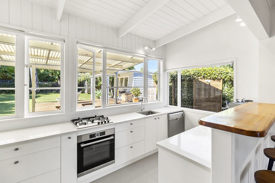 House for rent Waiheke Island 26 Manuka Road, Oneroa myRent.co.nz