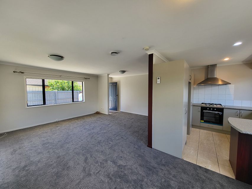 House for rent Auckland 27 Tussock Avenue, Mangere myRent.co.nz