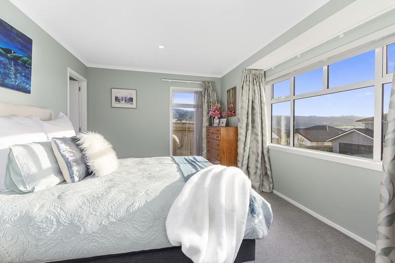 House for rent Porirua 12 Ken Douglas Drive, Aotea myRent.co.nz