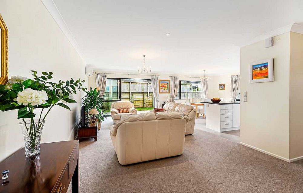 House for rent Porirua 72 Staithes Drive North, Whitby myRent.co.nz