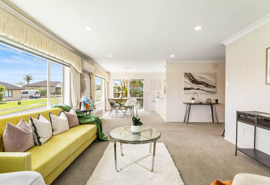 House for rent Auckland 93 Westerham Drive, Dannemora myRent.co.nz