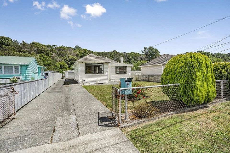 House for rent Lower Hutt 52 Dover Road, Wainuiomata myRent.co.nz