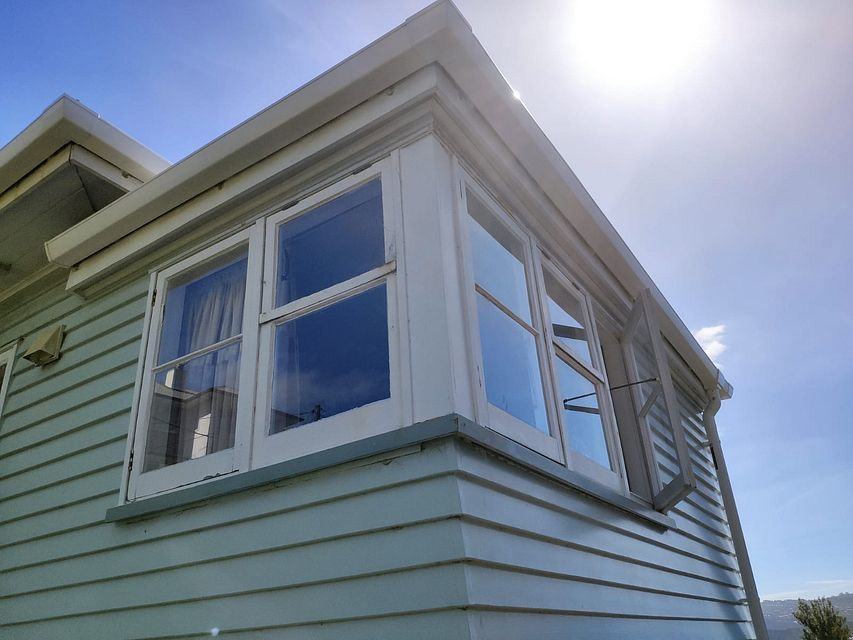 House for rent Wellington 105 Seatoun Heights Road, Seatoun myRent