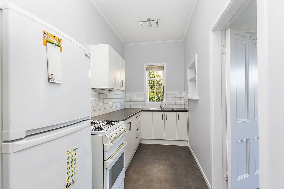 Flat for rent Wellington 6 Queens Drive, Kilbirnie myRent.co.nz