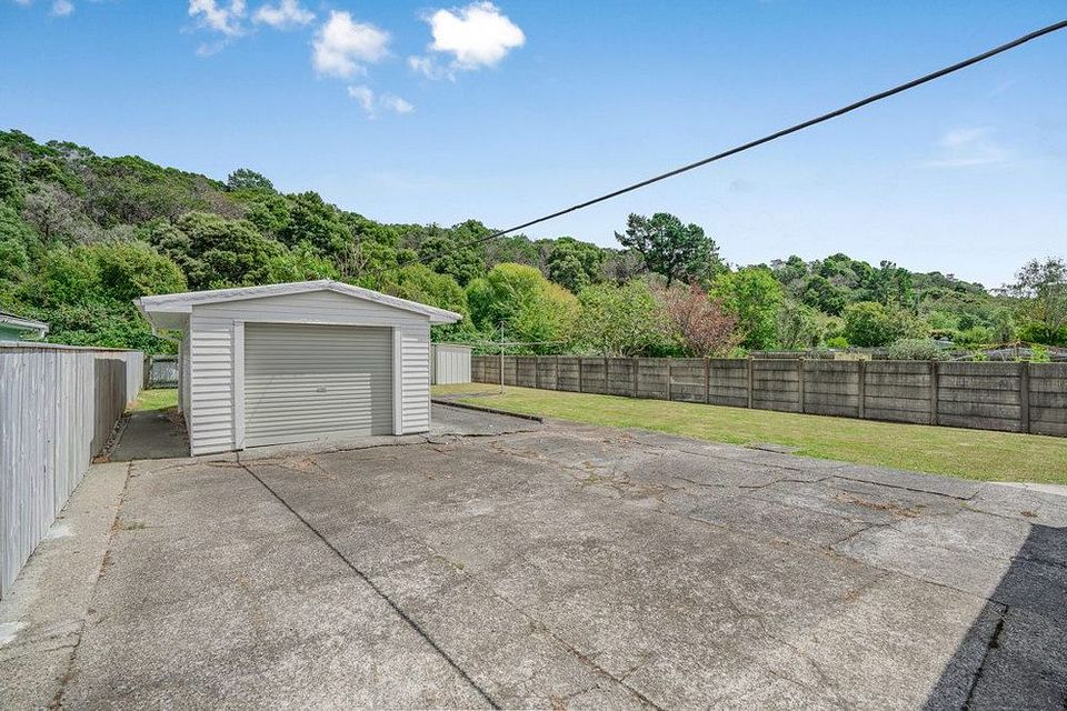 House for rent Lower Hutt 52 Dover Road, Wainuiomata myRent.co.nz