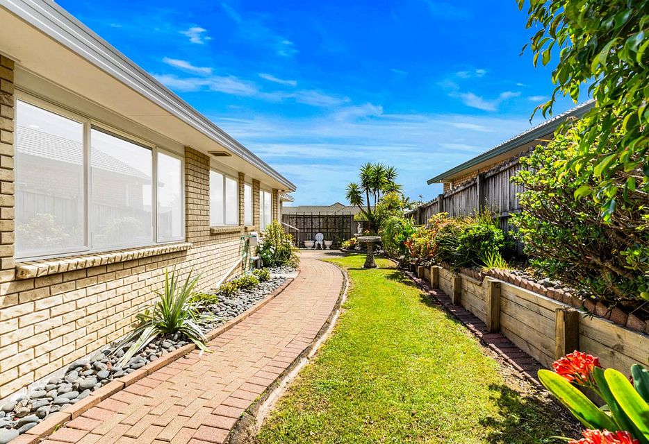 House for rent Auckland 93 Westerham Drive, Dannemora myRent.co.nz