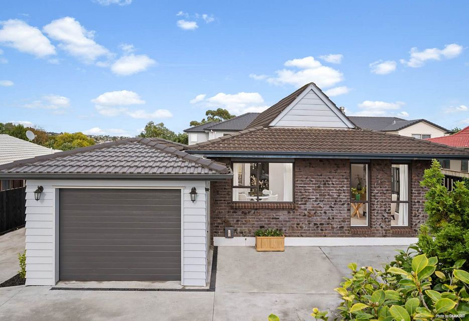 Townhouse for rent Auckland 49 Sandspit Road, Cockle Bay myRent.co.nz