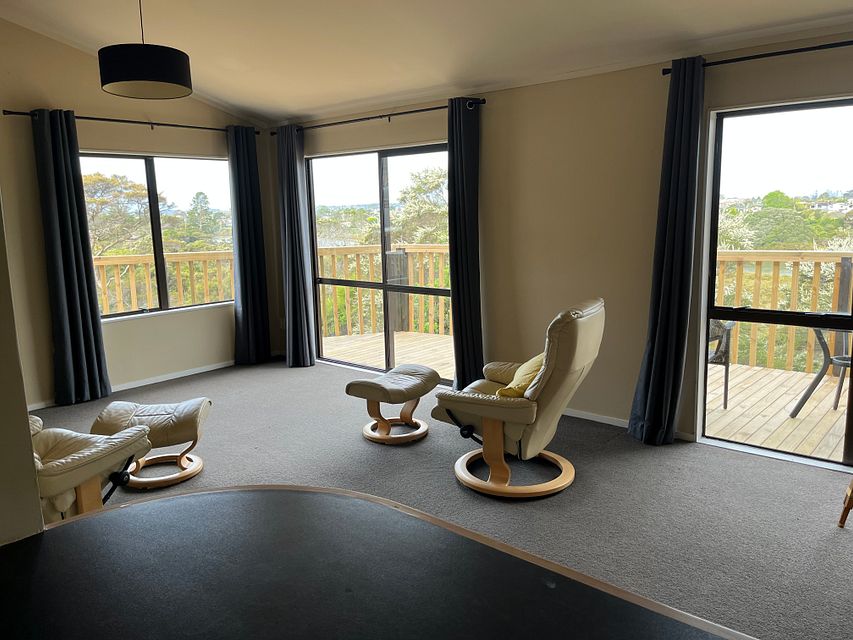 House for rent Auckland 4/141 Colwill Road, Massey myRent.co.nz