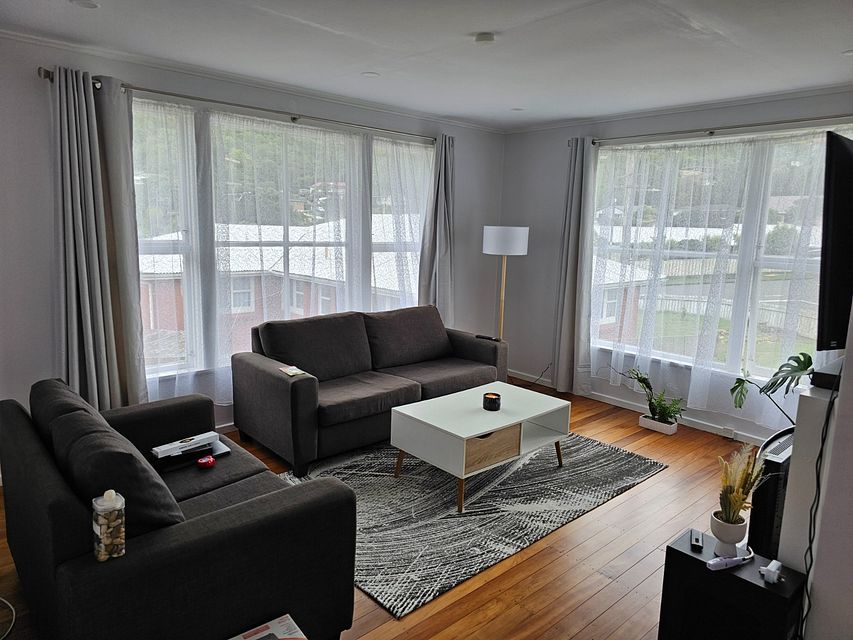 House for rent Wellington 4 Turkington Street, Tawa myRent.co.nz