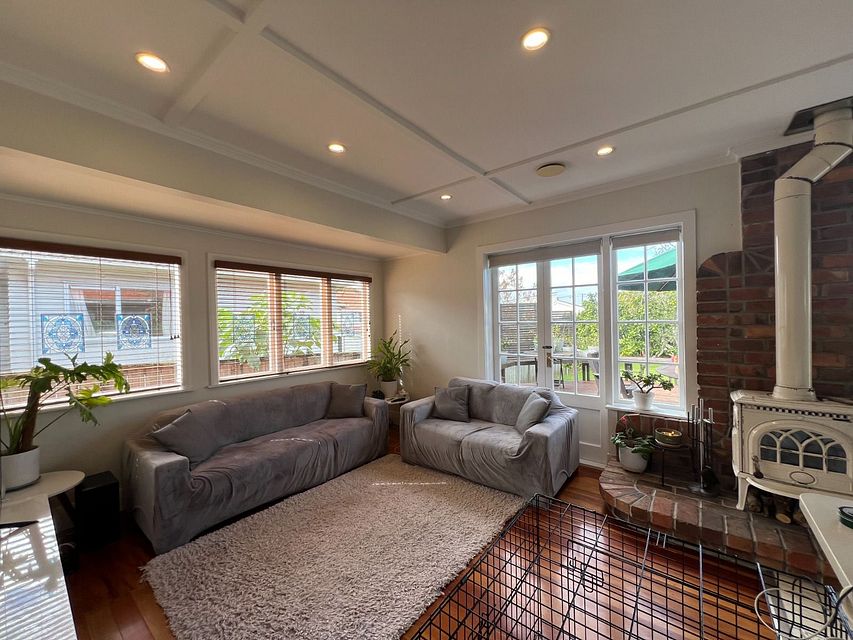 House for rent Auckland 48 Mount Roskill Road, Mount Roskill myRent.co.nz