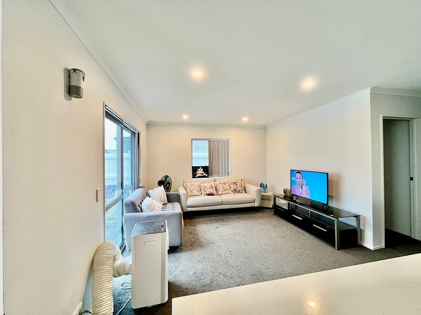 House for rent Takanini 11 Mokopapa Street, Takanini myRent.co.nz