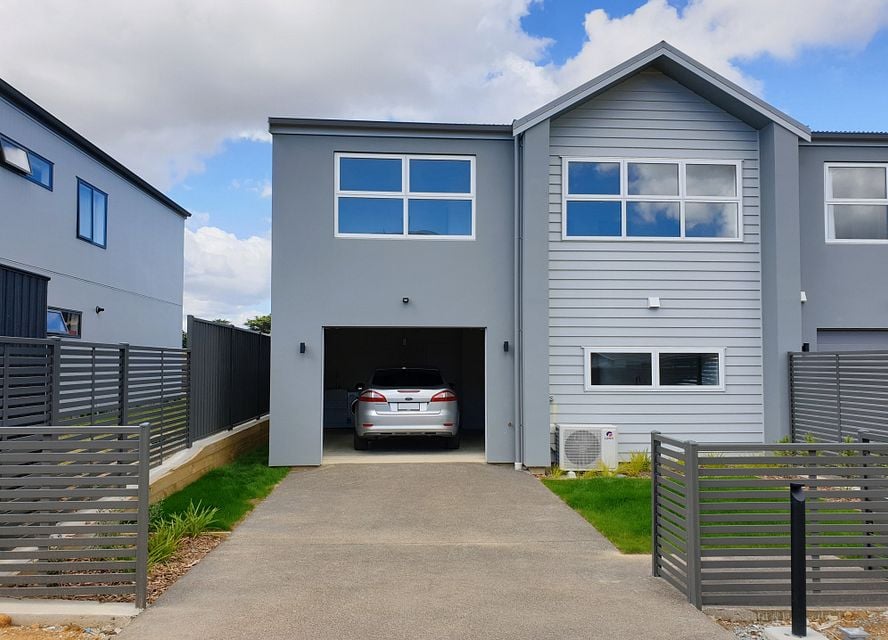 Townhouse for rent Porirua 16 Bluff Road, Kenepuru myRent.co.nz