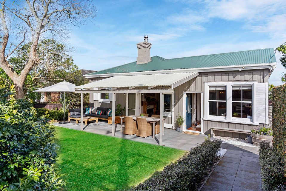 House for rent Auckland 229 Eskdale Road, Birkenhead myRent.co.nz