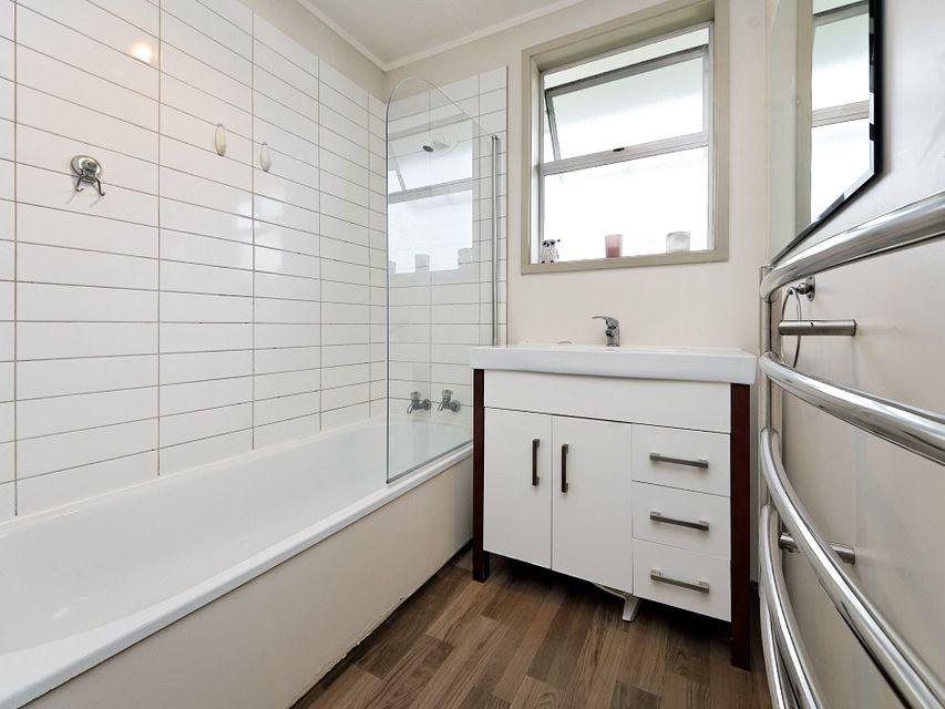 House for rent Auckland 32 Glenbervie Crescent, Massey myRent.co.nz