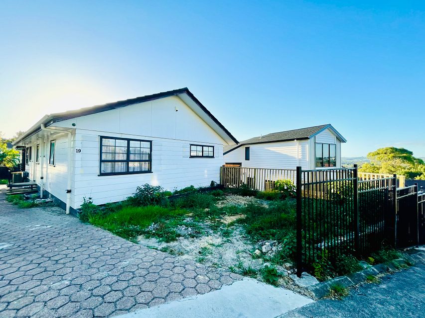 House for rent Auckland 19 Santiago Crescent, Unsworth Heights