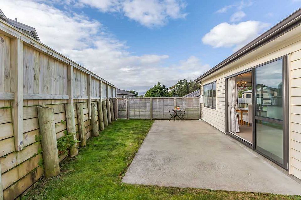 House for rent Porirua 72 Staithes Drive North, Whitby myRent.co.nz