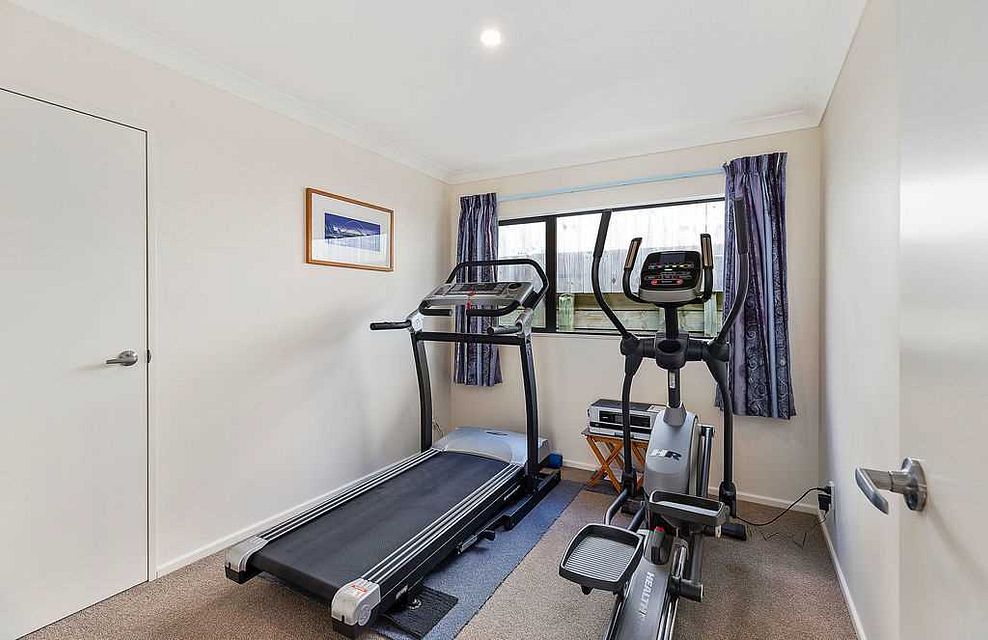 House for rent Porirua 72 Staithes Drive North, Whitby myRent.co.nz