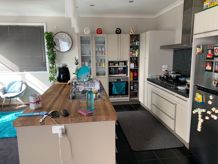 House for rent Porirua 14 Hanmer Cove, Aotea myRent.co.nz