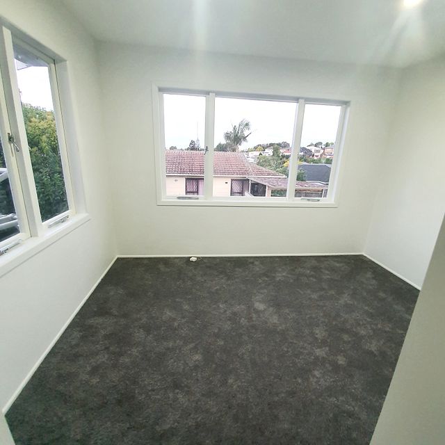 House for rent Auckland 108 Oakdale Road, Mount Roskill myRent.co.nz