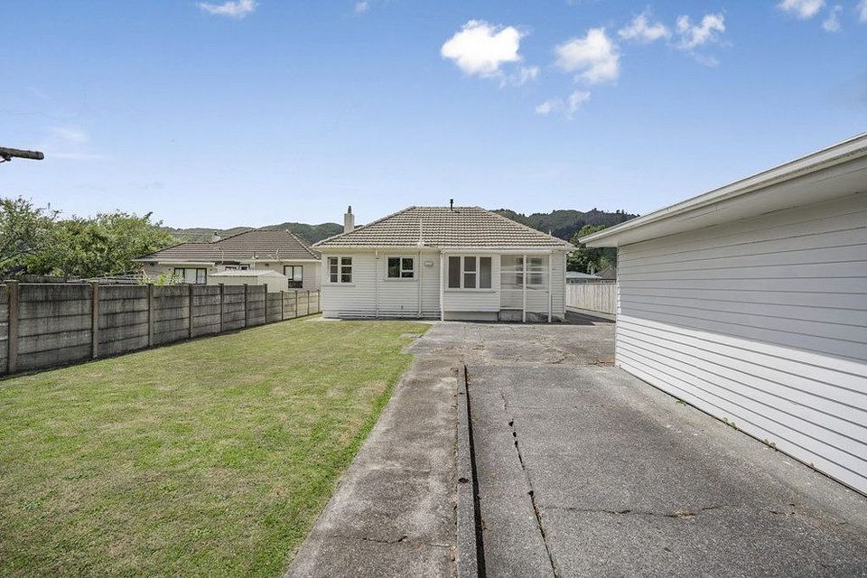 House for rent Lower Hutt 52 Dover Road, Wainuiomata myRent.co.nz